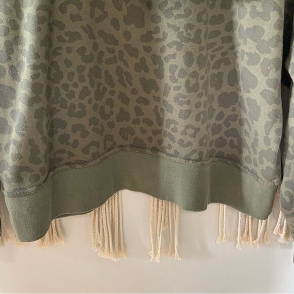 NIKE Women’s Get Fit Pullover Green Leopard Cropped Training Hoodie Size XS - Picture 10 of 14